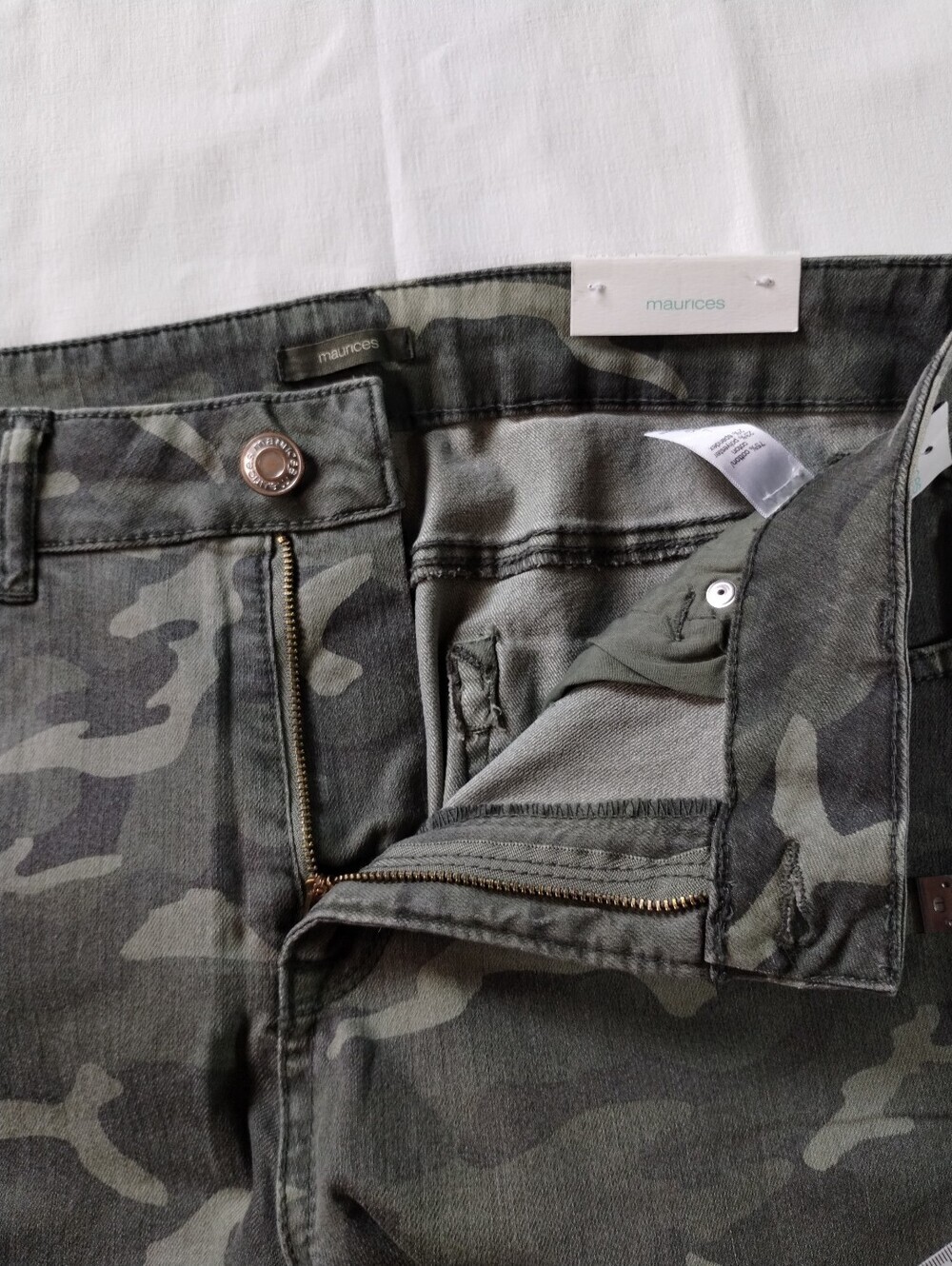Maurices Olive Green Camo Skinny Jeans Size (L) - Picture 9 of 11